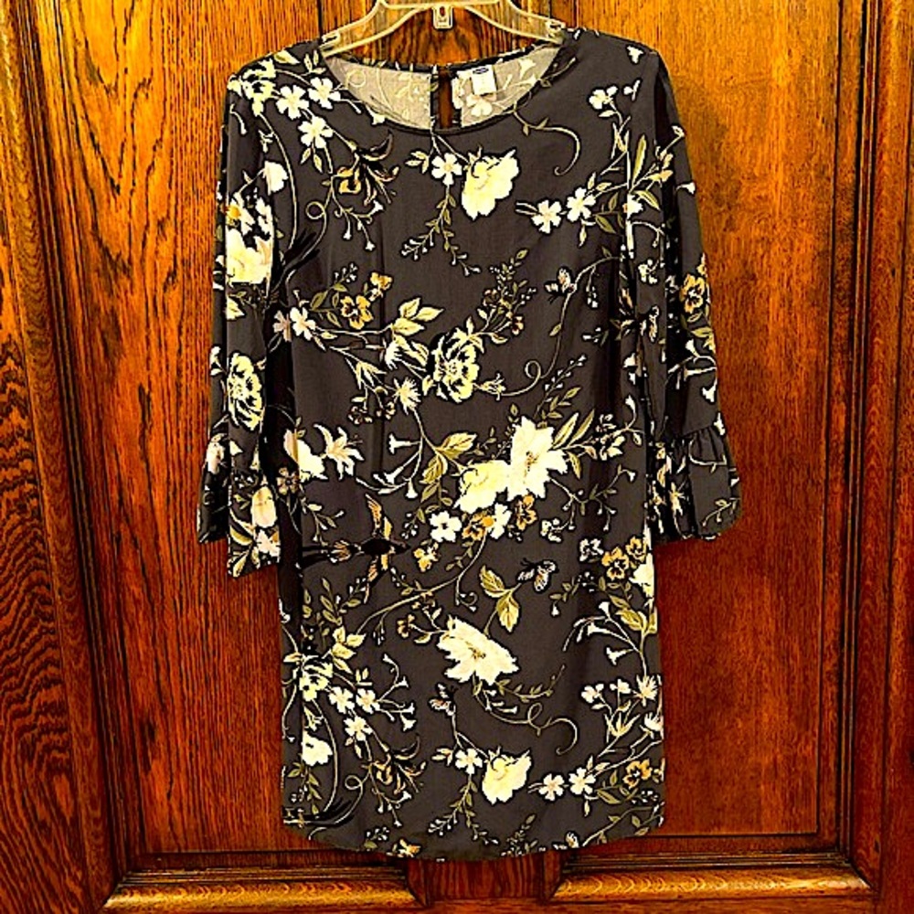 Old Navy Blue/Grey Floral Size Small/Petite Shift Dress!
